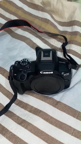 Canon R50