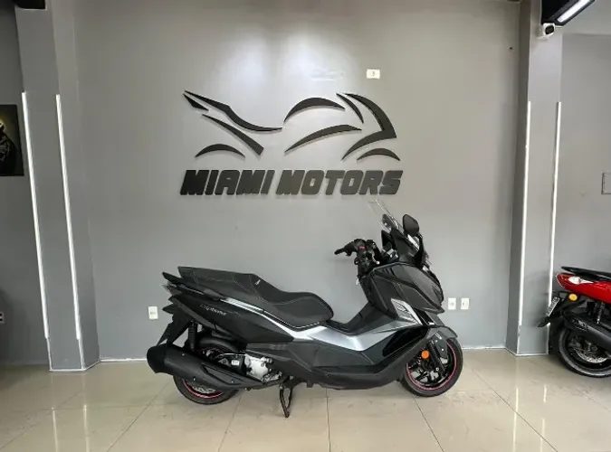 CRUISYM 300 2024- Apenas 9Mil Km