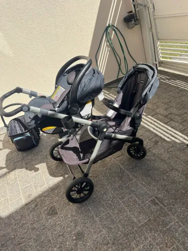 Carrinho de bebê duplo - Evenflo Xpand