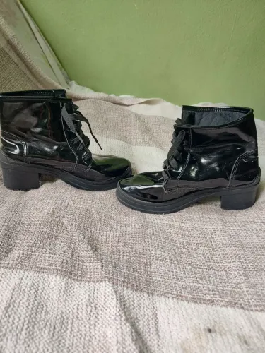 Bota infantil menina usada