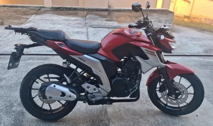 Yamaha FZ25 2019 vermelho fosco 
