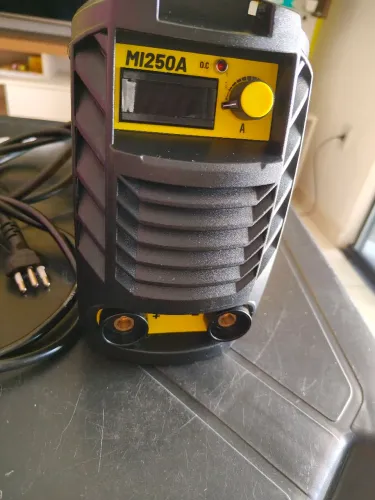 Máquina de solda 170A basicamente nova