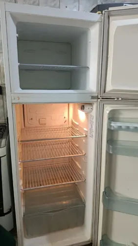 Geladeira Electrolux 359L