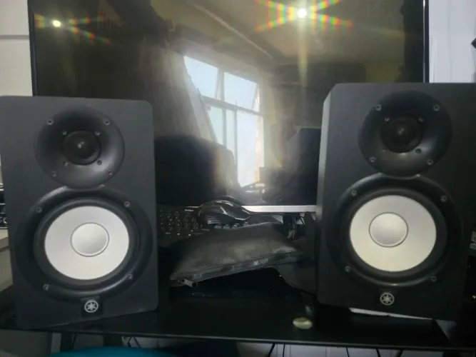Monitor de audio yamaha HS5 