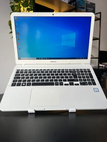 Notebook Samsung Essentials - Core i3 7th + SSD M2 256GB + 8GB DDR4