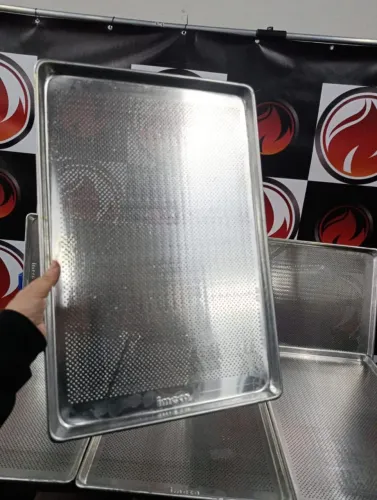 Assadeiras perfurada de alumínio nova temos a pronta entrega 