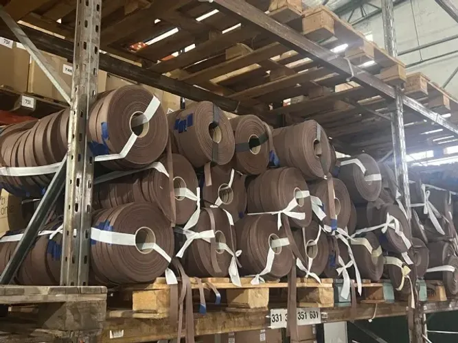 Viés Industrial TNT 22mm 125 m 80g/m² Marrom R$1 cada rolinho, 1410 unidades disponívies
