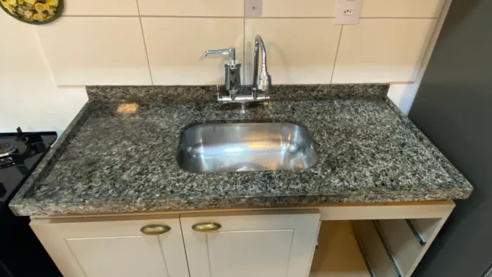 Pia de Granito com Cuba de Inox - Excelente Estado