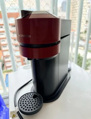 Cafeteira Nespresso Vertuo 100v
