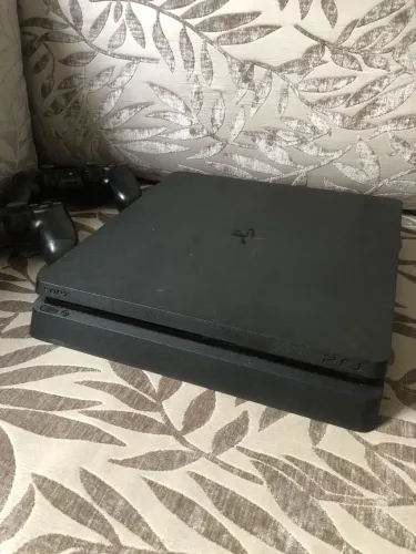 Playstation 4 Slim 1TB