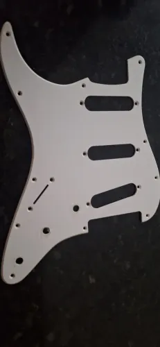 Escudo de Guitarra canhoto