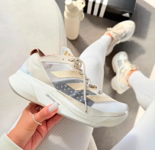 Tênis adidas nunca usado tamanho 39