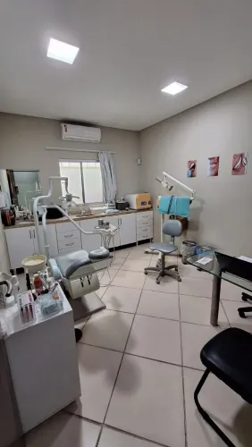 Vendo Consultório Odontológico Equipado no Planalto.