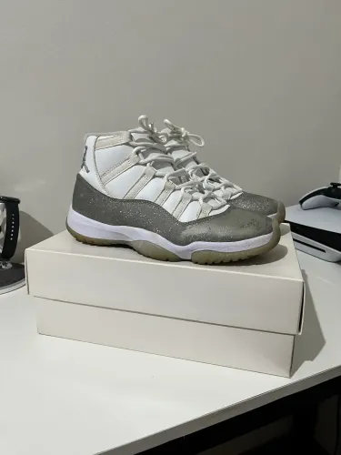 Air Jordan 11 Metallic Grey Silver 38 USADO 7/10