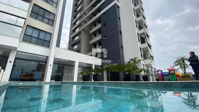 Apartamento com 02 suítes, 02 vagas de garagem em localização privilegiada - Itajaí/SC