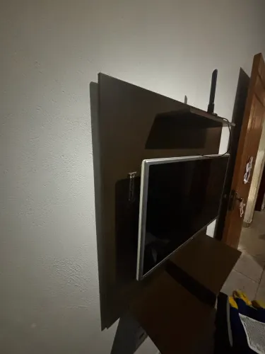 Tv 32 polegadas +Rack (dividimos no cartão )
