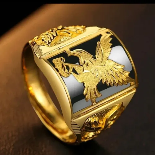Anel Águia fundo preto banhado a ouro 18k - regulável 