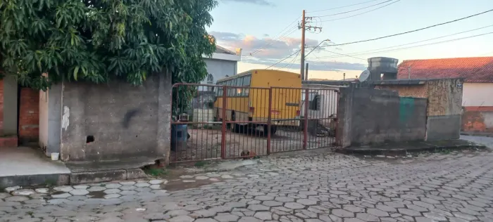 Vendo lote ao lado da rodoviária de Andrelândia.