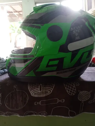 Capacete nunca usado