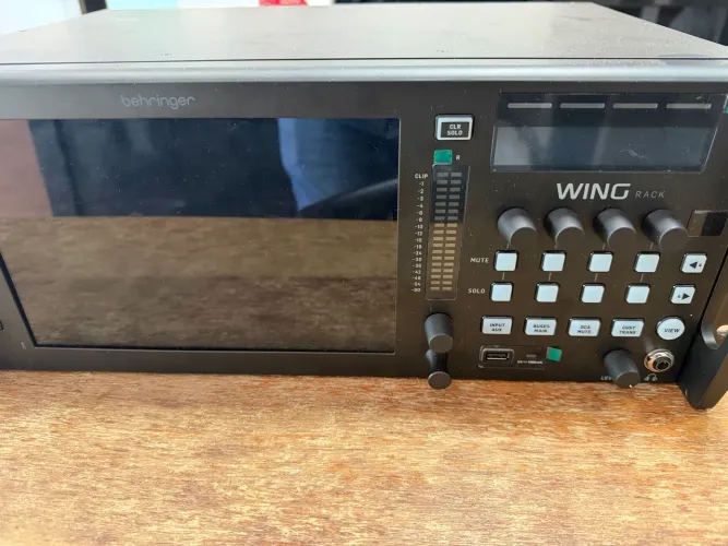 Mesa de som wing rack