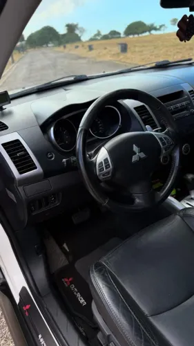 Mitsubishi Outlander 2.0 16V 160cv Aut. 2013