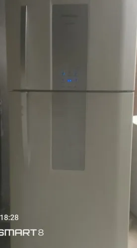 Geladeira Eletrolux enorme