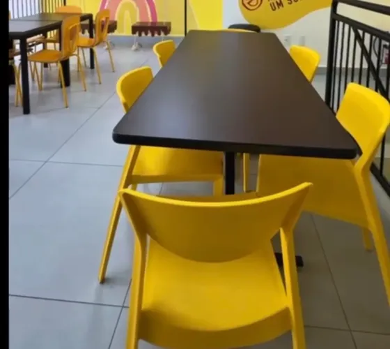 Mesa para Bar, Restaurante, Área Gourmet ou Eventos - Excelente Estado