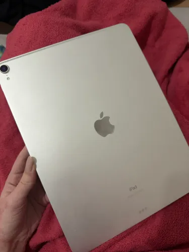 Vendo Ipad pro 12.9 3ª geração 256gb + Apple pencil 2