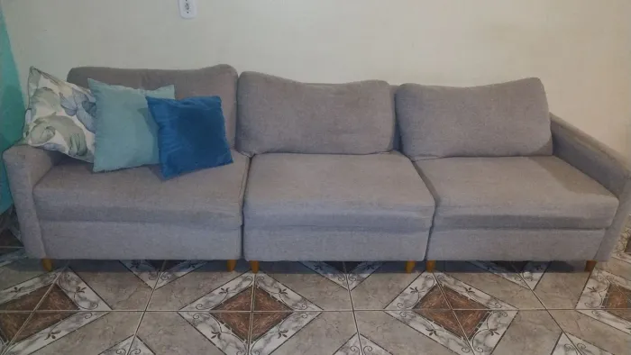 Vendo sofá 3 lugares cinza