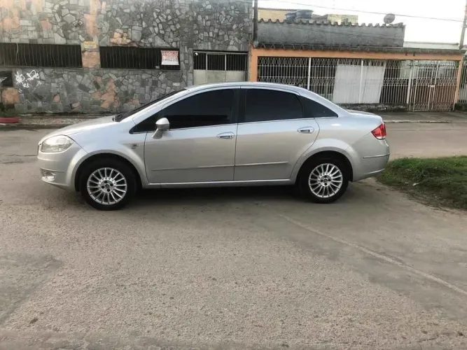 Fiat Linea Absolute 1.9/1.8 Flex Dualogic 4P 2010
