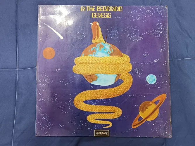Capa do Lp Vinil Genesis - In The Beginning (From Genesis To Revelation)