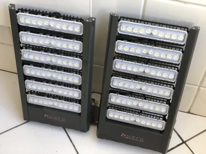 2x Refletor Industrial Haufer 240W