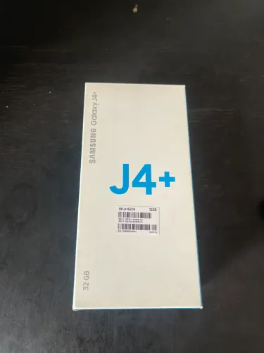 Celular semi novo J4+ sansung