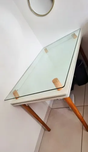 Mesa em vidro temperado