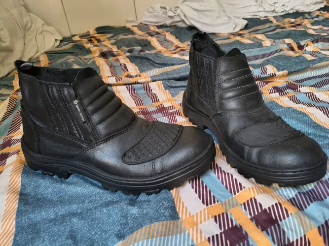bota motoqueiro