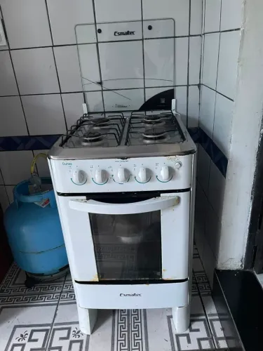 Fogão Esmaltec 4 Bocas com Forno Funcionando Tudo - R$ 150