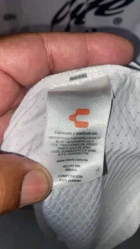 camisa de goleiro oficial do Club Tijuana, modelo 2017/18, produzida pela marca Charly