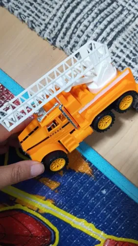 3 carrinhos construção