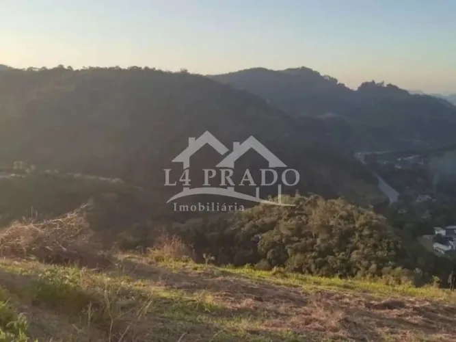 Terreno à venda no renomado condomínio Vale do Barão em Itaipava/Pedro do Rio.