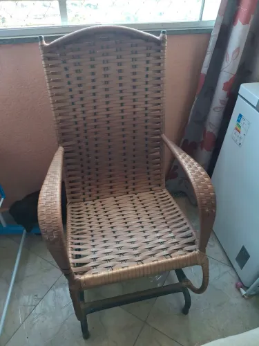 Cadeira de balanço aço e fibra sintética 