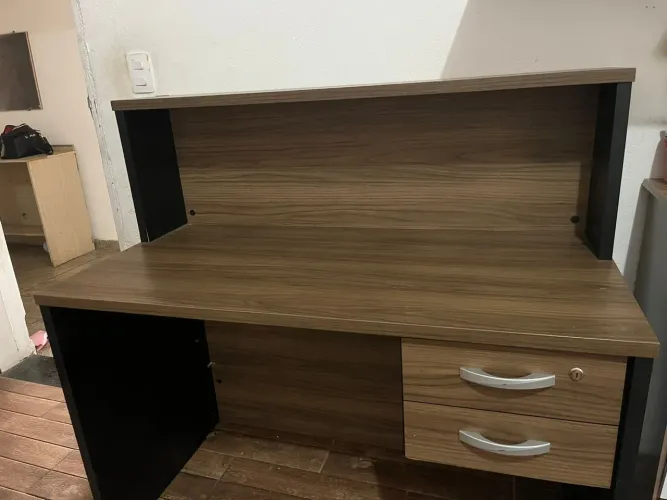Vende-se balcão e colmeia pra loja