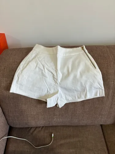 Shorts femino branco P