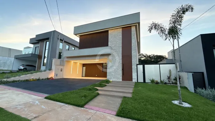 Sobrado no Condomínio Parqville Pinheiros com 03 suítes plenas