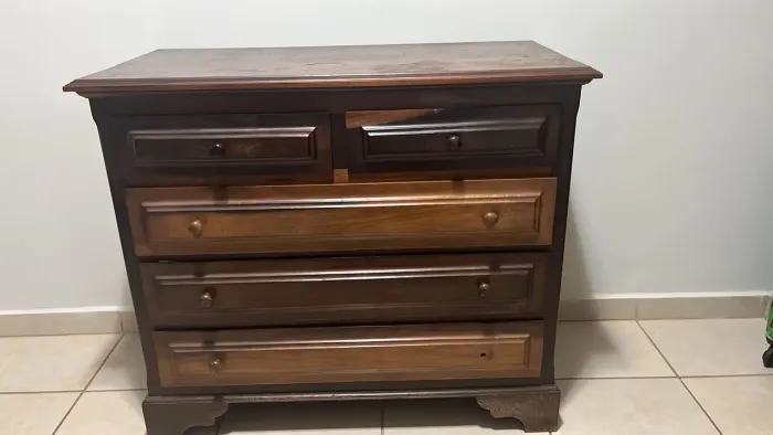 Cômoda de madeira MACIÇA