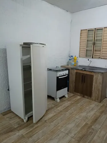 Aluguel peça semi mobiliada
