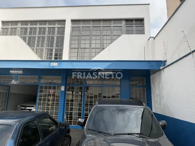 Imóvel comercial no piso superior em avenida disponível para locação em Piracicaba