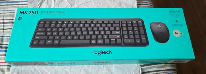 Combo Teclado e Mouse Sem Fio Logitech MK250 Bluetooth ABNT2 Grafite Lacrado