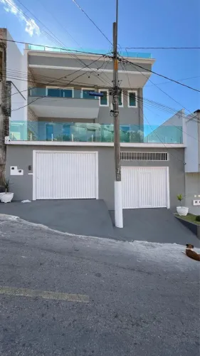 VENDO CASA DE ALTO PATRÃO EM BETIM
