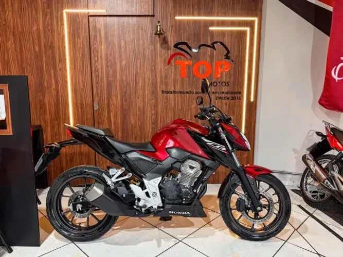 Honda CB 300F Twister ABS 2025 | Apenas 5 mil KM | Manual + Chave Reserva.