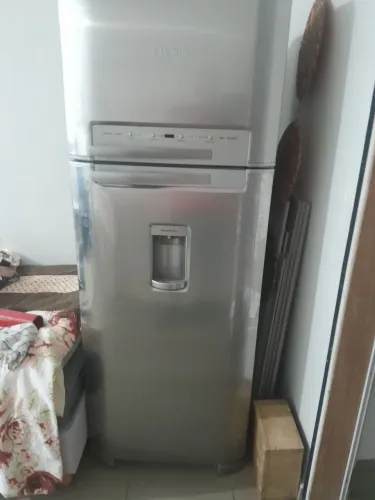 Geladeira Eletrolux Duples inox com dispenser